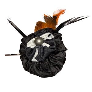 NWT Handcrafted Mixed Media Yo-yo Hairpin